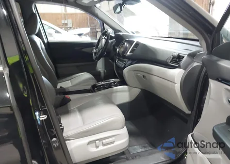 2016 Honda Pilot Touring z USA, uszkodzony, nr VIN 5FNYF6H94GB088828